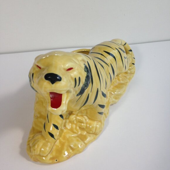 Vintage Mid Century Yellow Tiger Ceramic TV Planter - in great shape! - Picture 2 of 8